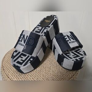 New Navy Slides *Fits 8-8.5 Best*